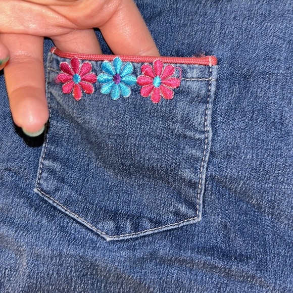 POLLY POCKET Y2K FLOWER POWER FLARE SLIT DENIM JEANS WITH FLOWER APPLIQUE - Picture 6 of 10